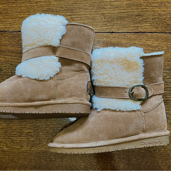 BearPaw Shoes - LIKE NEW BearPaw Suede Fleece lined Boots